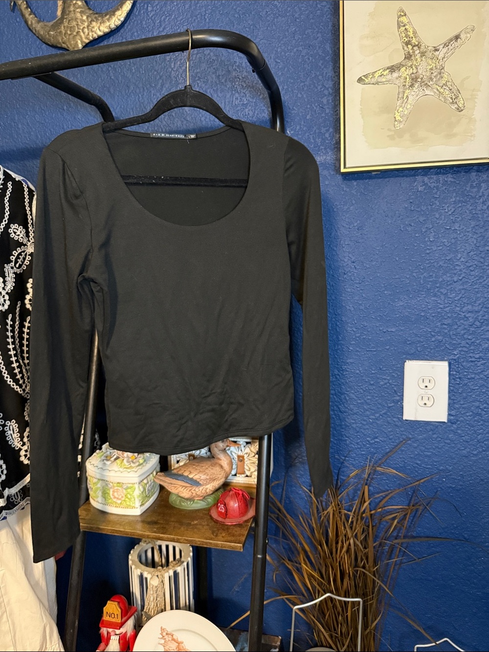 Black Long Sleeve Scoop Neck Women's Top - Unbranded